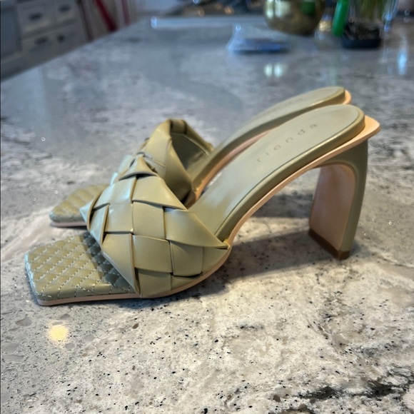 NWOB Rienda Sage Green Woven and Wood Heeled Sandals - Picture 4 of 9